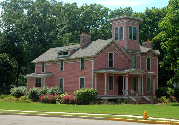0053pinkhouse