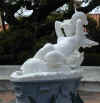 statue